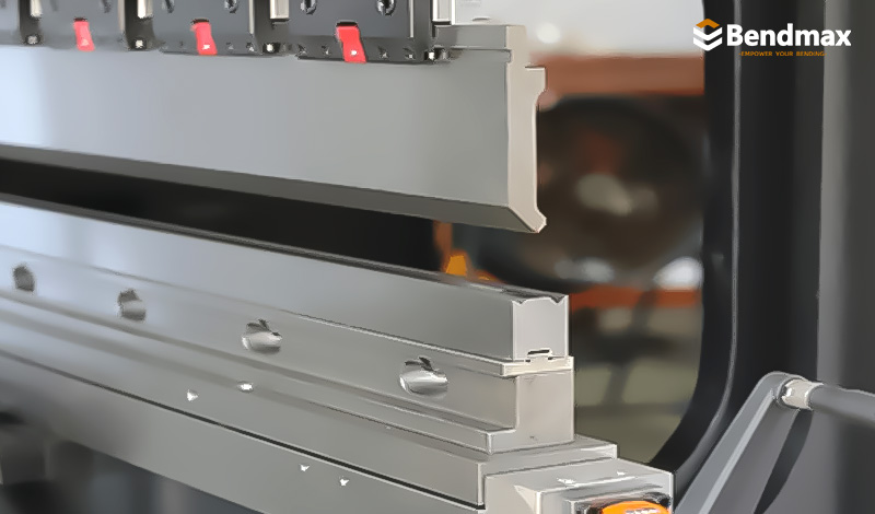 استكشاف حلول أدوات ثني الصفائح