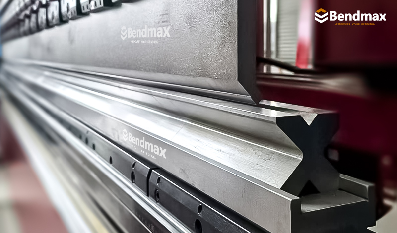 كيفية اختيار أدوات مكبس الثني المناسبة بناءً على قوة الثني